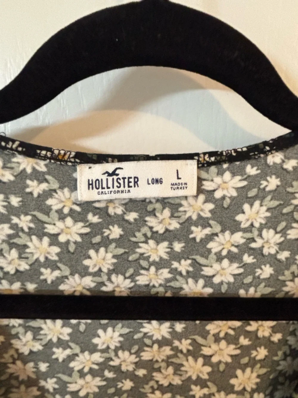 Hollister feminine wrap